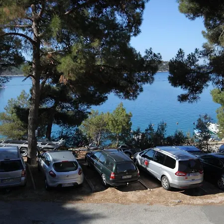 Apartment By The Sea Mali Losinj *
