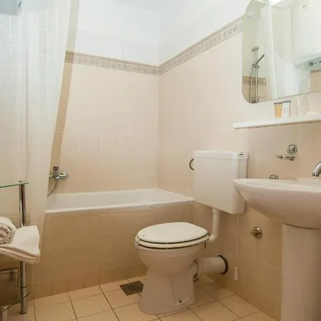 Apartment By The Sea Mali Losinj *