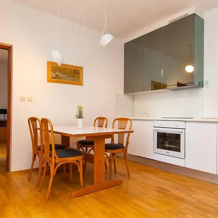 Apartment By The Sea Mali Losinj Veli Lošinj