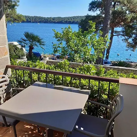 By The Sea Mali Losinj Veli Lošinj