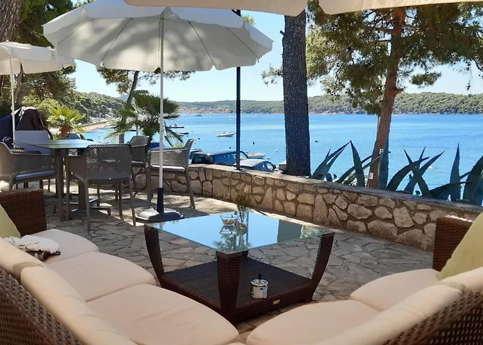 By The Sea Mali Losinj Veli Losinj
