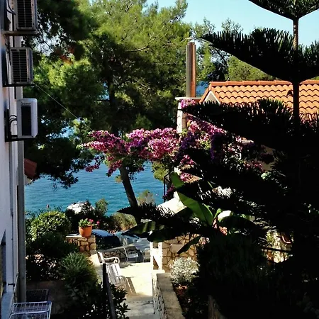 By The Sea Mali Losinj Veli Lošinj