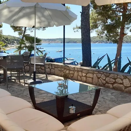 By The Sea Mali Losinj Veli Lošinj