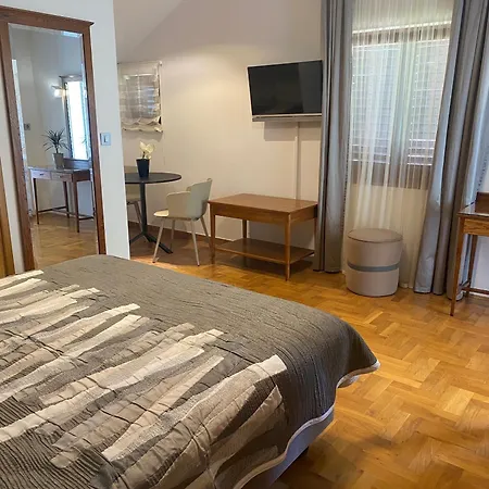 By The Sea Mali Losinj Apartman *