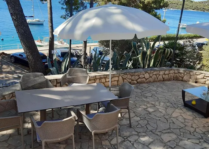 By The Sea Mali Losinj *
